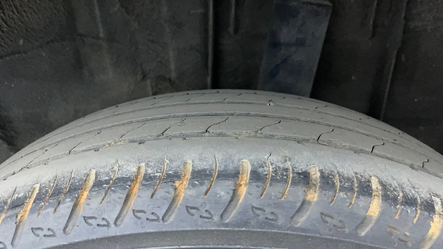Used 2021 Renault Kiger RXZ Turbo CVT Petrol Automatic tyres LEFT REAR TYRE TREAD VIEW