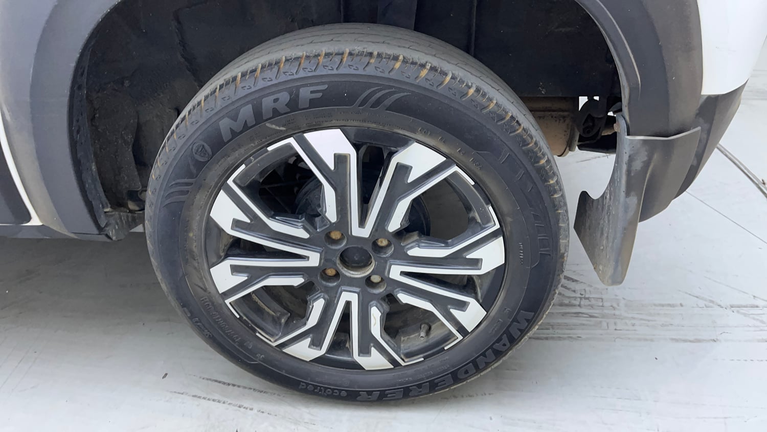 Used 2021 Renault Kiger RXZ Turbo CVT Petrol Automatic tyres LEFT REAR TYRE RIM VIEW