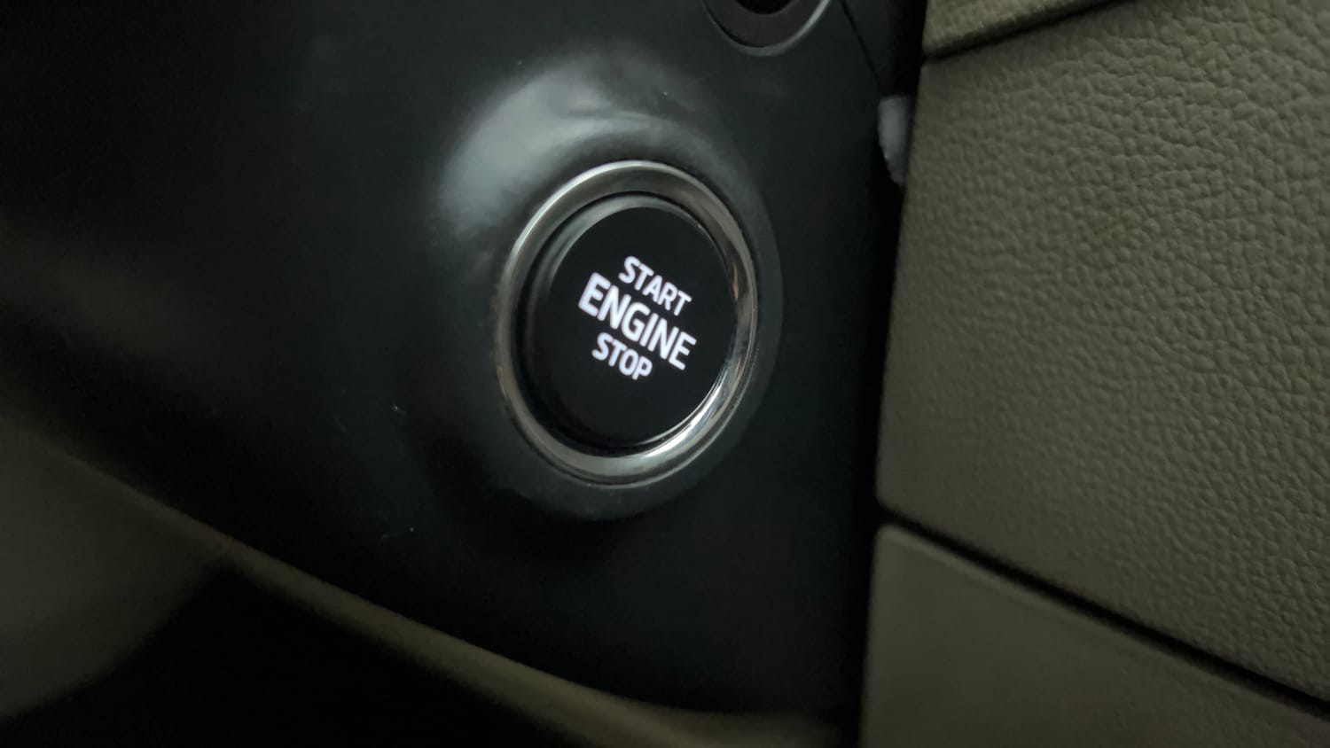Used 2018 Skoda Superb Style TSI AT Petrol Automatic top_features Keyless start