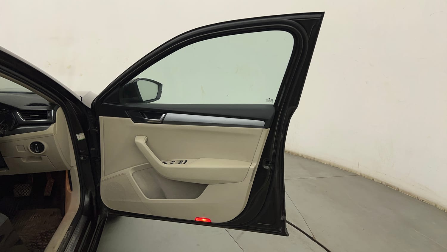 Used 2018 Skoda Superb Style TSI AT Petrol Automatic interior RIGHT FRONT DOOR OPEN VIEW