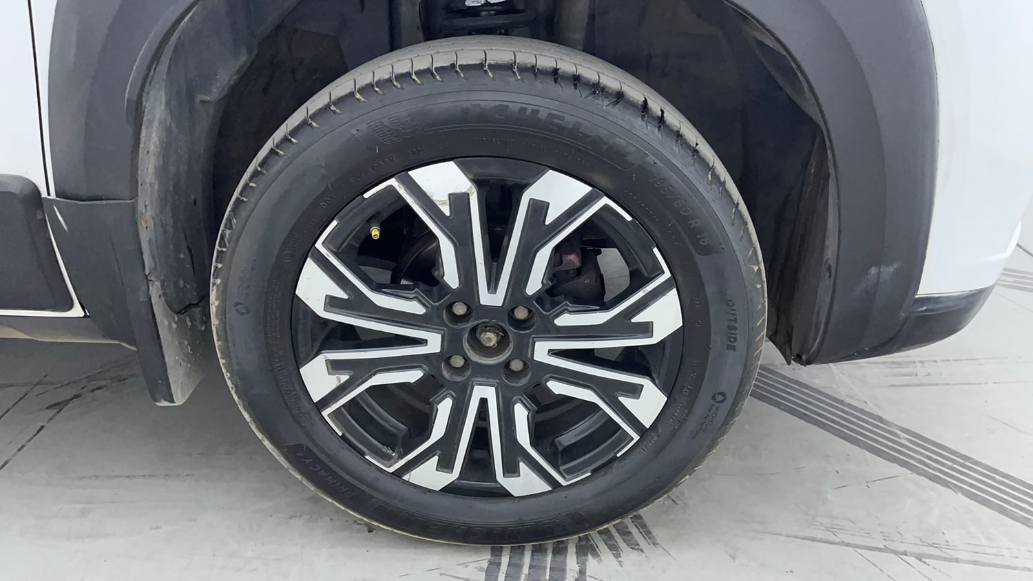Used 2021 Renault Kiger RXZ Turbo CVT Petrol Automatic tyres RIGHT FRONT TYRE RIM VIEW
