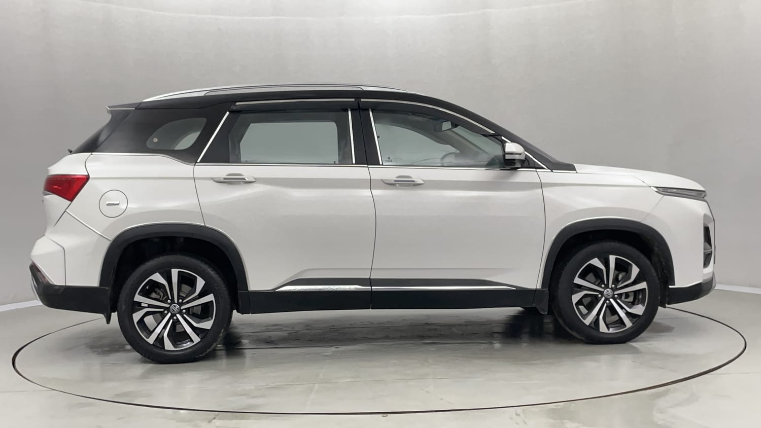 Used 2023 MG Motors Hector Plus Savvy Pro 1.5 Turbo Petrol CVT 6 STR Petrol Automatic exterior RIGHT SIDE VIEW