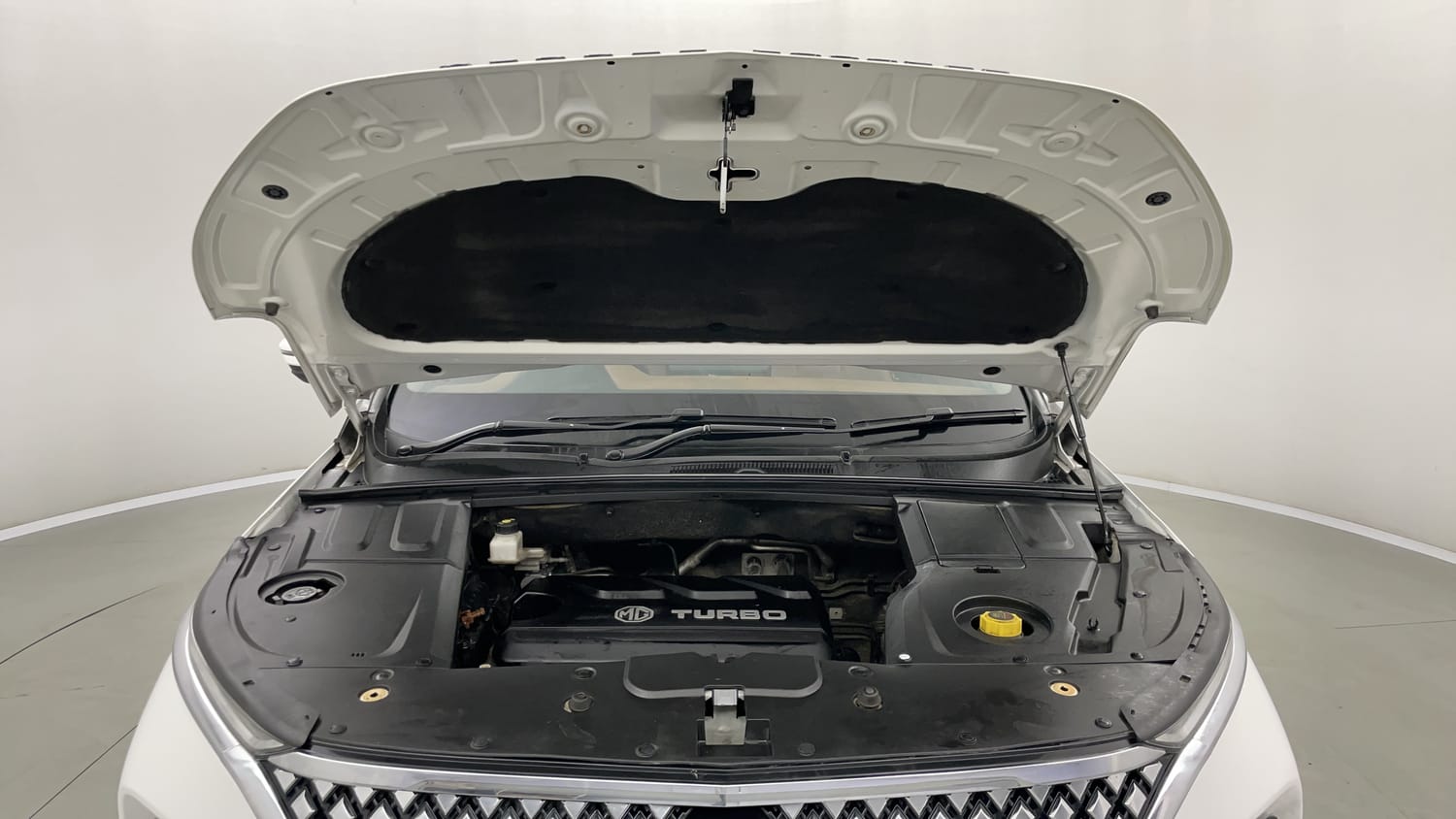 Used 2023 MG Motors Hector Plus Savvy Pro 1.5 Turbo Petrol CVT 6 STR Petrol Automatic engine ENGINE & BONNET OPEN FRONT VIEW