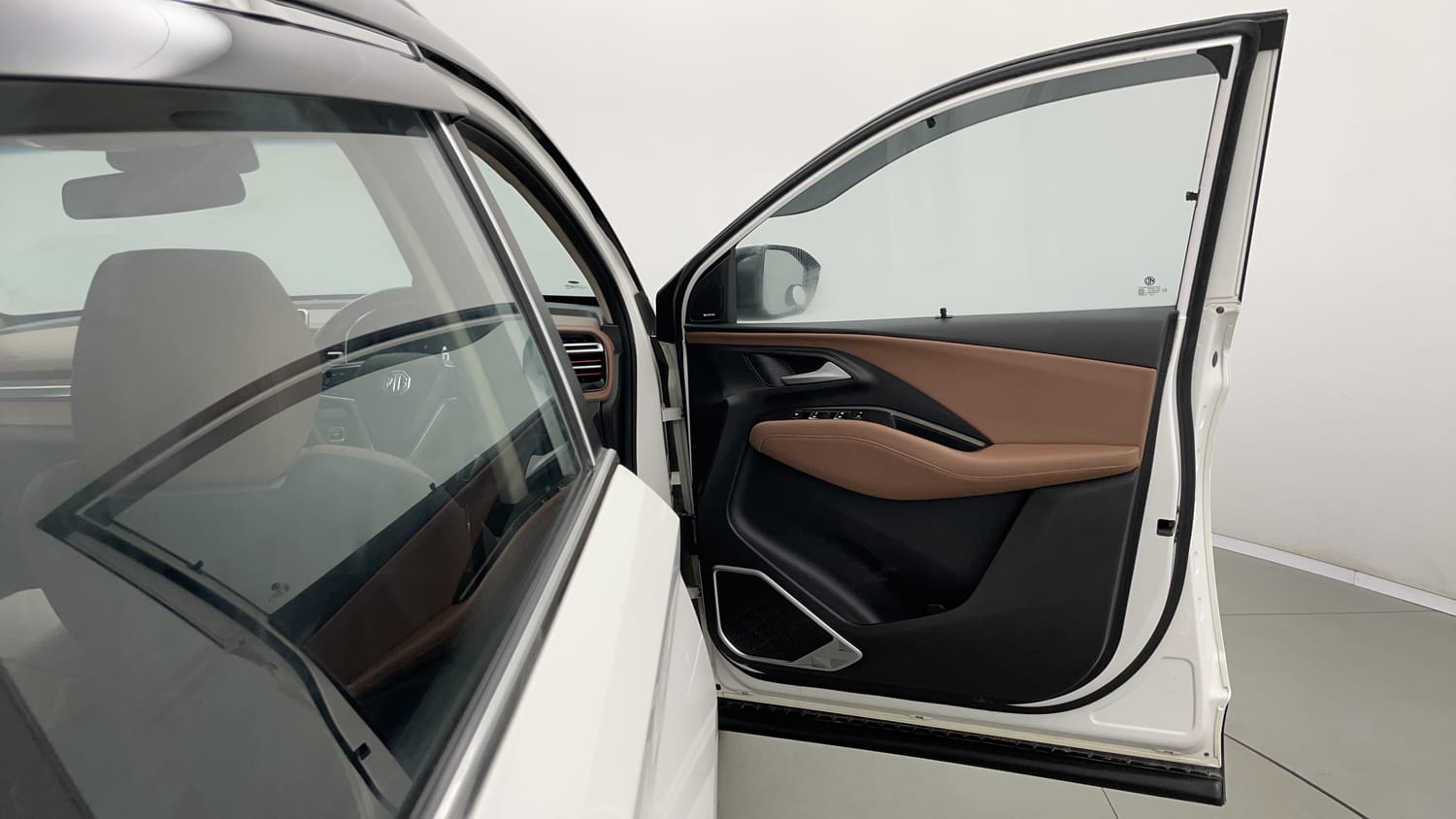 Used 2023 MG Motors Hector Plus Savvy Pro 1.5 Turbo Petrol CVT 6 STR Petrol Automatic interior RIGHT FRONT DOOR OPEN VIEW