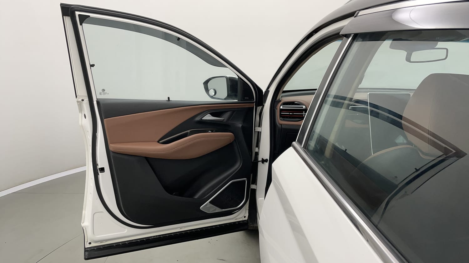 Used 2023 MG Motors Hector Plus Savvy Pro 1.5 Turbo Petrol CVT 6 STR Petrol Automatic interior LEFT FRONT DOOR OPEN VIEW