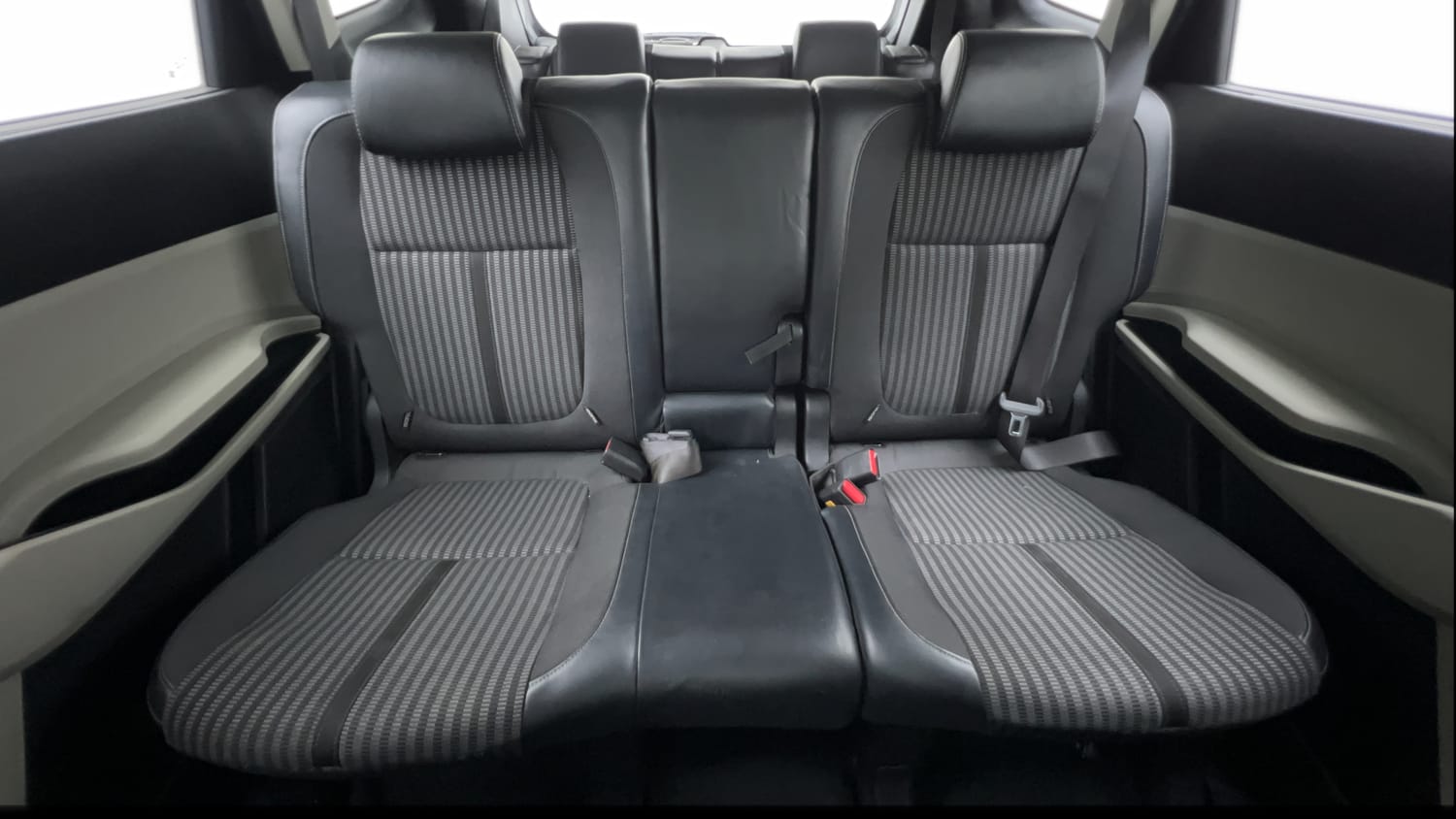 Used 2022 Kia Carens Prestige Plus 1.4 Petrol MT 7 STR Petrol Manual interior REAR SEAT CONDITION VIEW