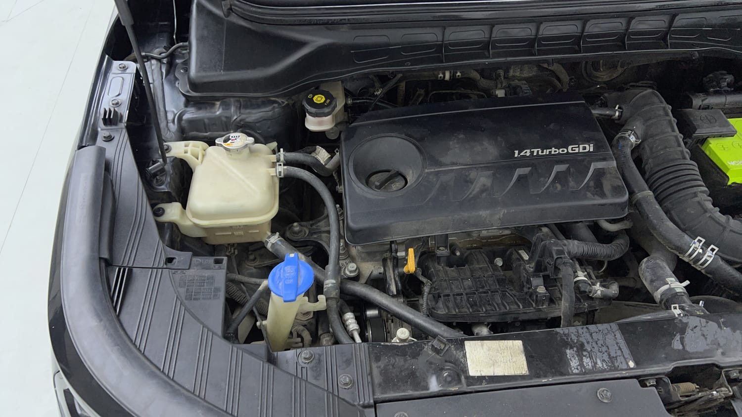Used 2022 Kia Carens Prestige Plus 1.4 Petrol MT 7 STR Petrol Manual engine ENGINE RIGHT SIDE VIEW