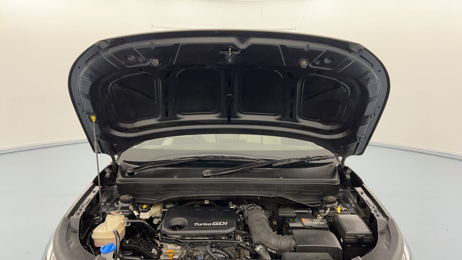 Used 2023 Hyundai Venue SX (O) 1.0 Turbo DCT Petrol Automatic engine ENGINE & BONNET OPEN FRONT VIEW
