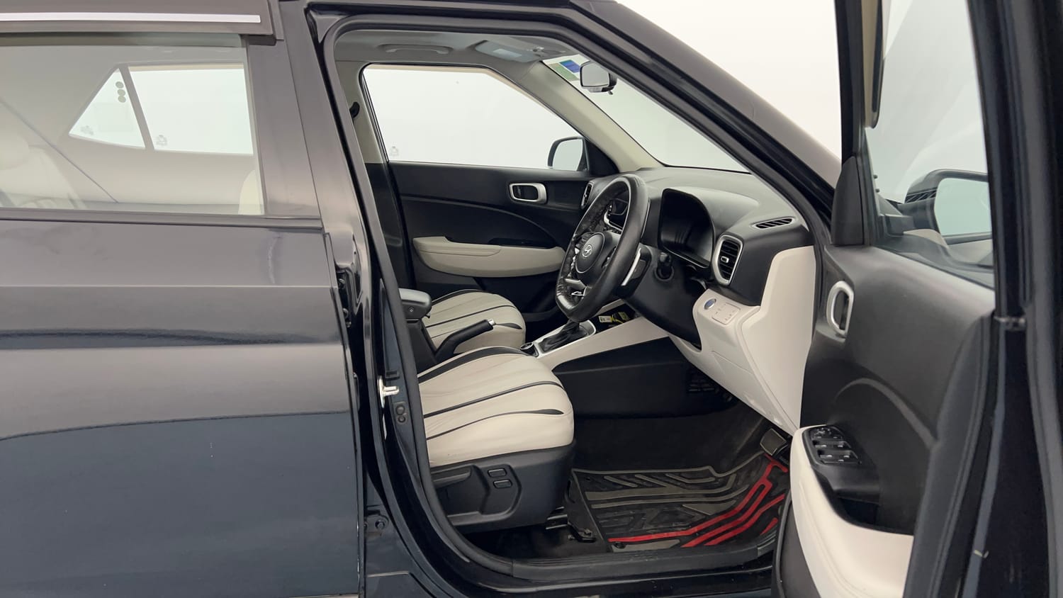 Used 2023 Hyundai Venue SX (O) 1.0 Turbo DCT Petrol Automatic interior RIGHT SIDE FRONT DOOR CABIN VIEW