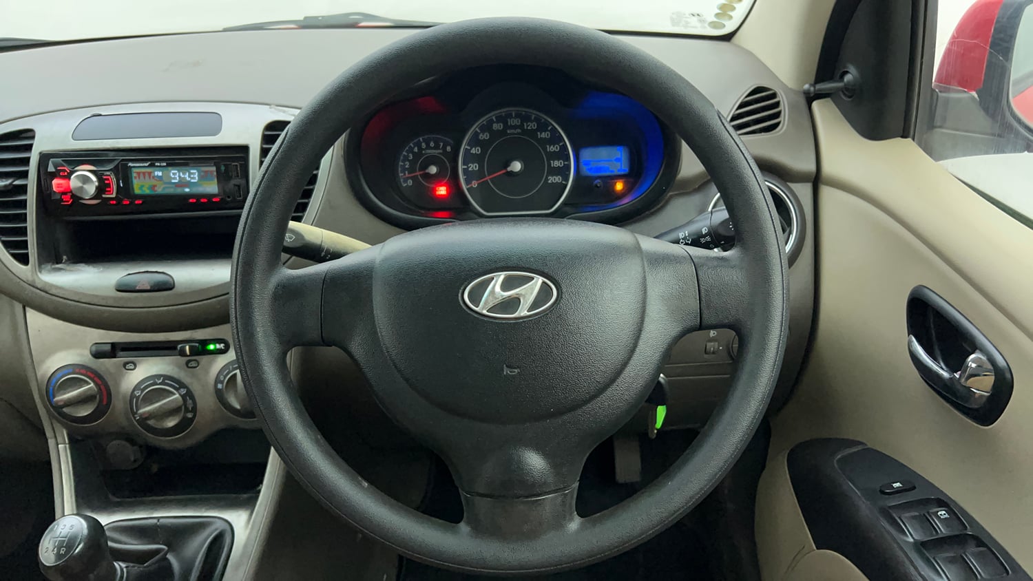 Used 2012 Hyundai i10 Magna 1.1 iRDE2 Petrol Manual interior STEERING VIEW