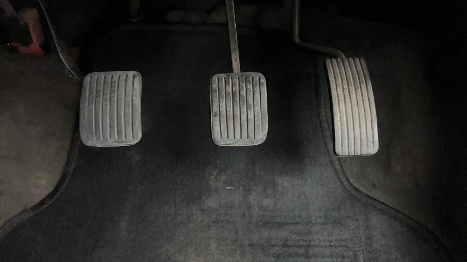 Used 2012 Hyundai i10 Magna 1.1 iRDE2 Petrol Manual interior PEDALS VIEW