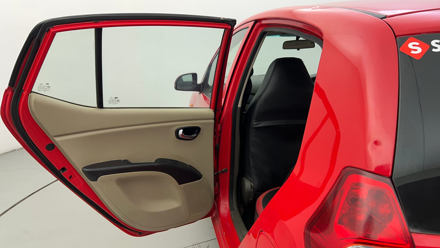 Used 2012 Hyundai i10 Magna 1.1 iRDE2 Petrol Manual interior LEFT REAR DOOR OPEN VIEW