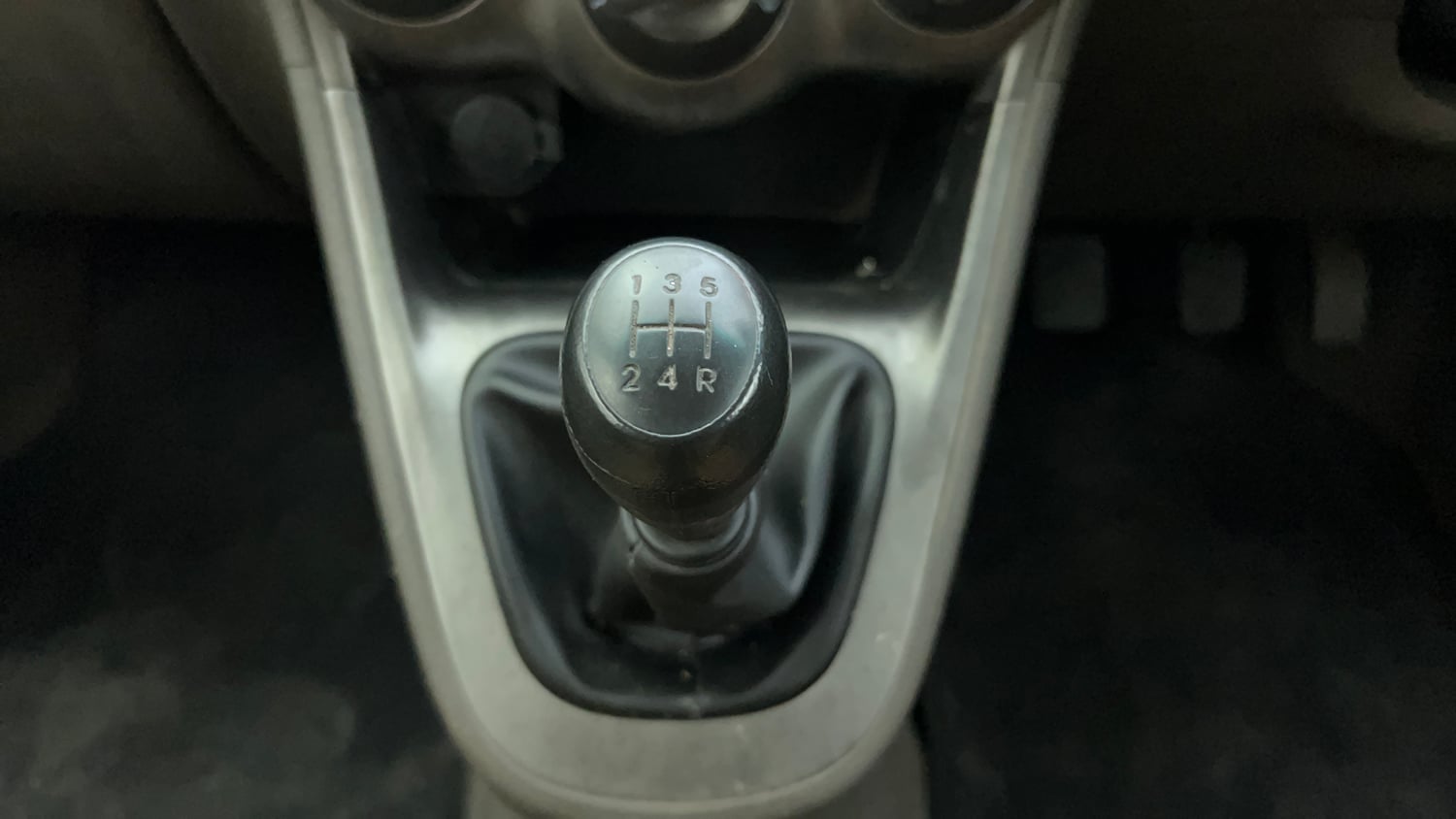 Used 2012 Hyundai i10 Magna 1.1 iRDE2 Petrol Manual interior GEAR  KNOB VIEW