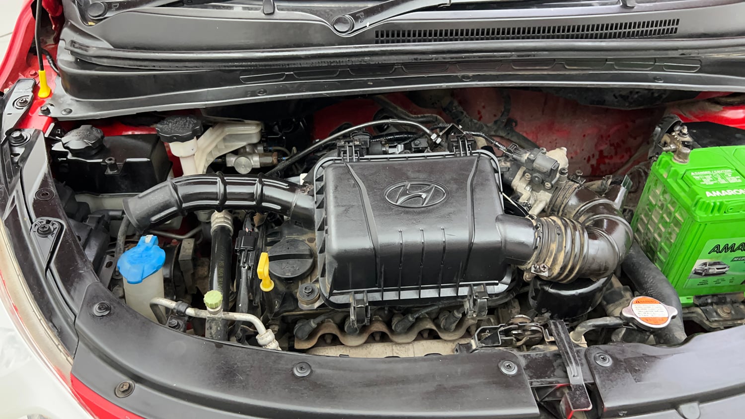 Used 2012 Hyundai i10 Magna 1.1 iRDE2 Petrol Manual engine ENGINE RIGHT SIDE VIEW