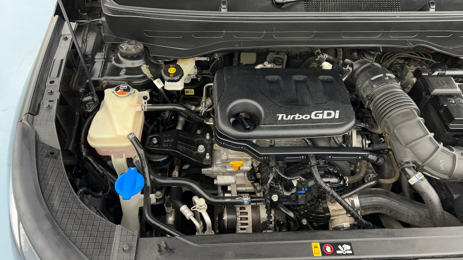 Used 2023 Hyundai Venue SX (O) 1.0 Turbo DCT Petrol Automatic engine ENGINE RIGHT SIDE VIEW