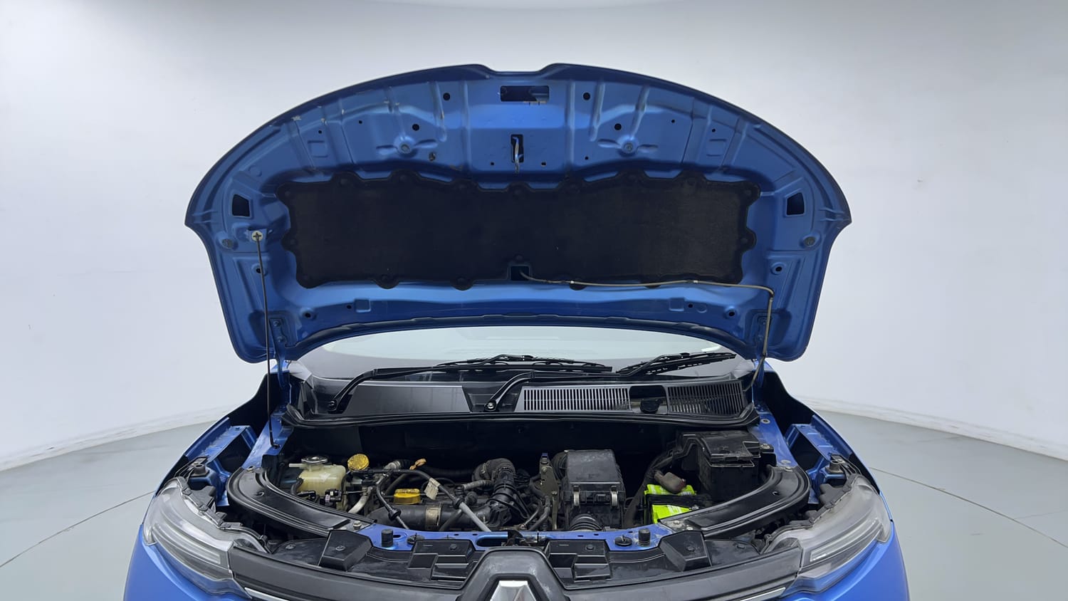Used 2022 Renault Kiger RXZ Turbo CVT Dual Tone Petrol Automatic engine ENGINE & BONNET OPEN FRONT VIEW