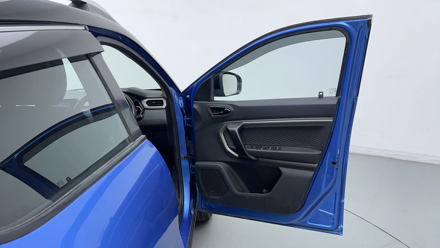 Used 2022 Renault Kiger RXZ Turbo CVT Dual Tone Petrol Automatic interior RIGHT FRONT DOOR OPEN VIEW