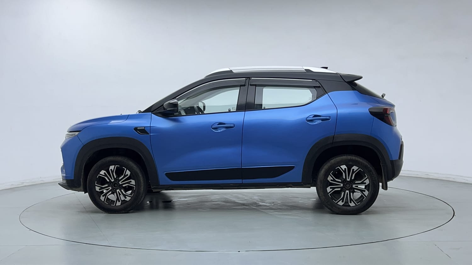 Used 2022 Renault Kiger RXZ Turbo CVT Dual Tone Petrol Automatic exterior LEFT SIDE VIEW