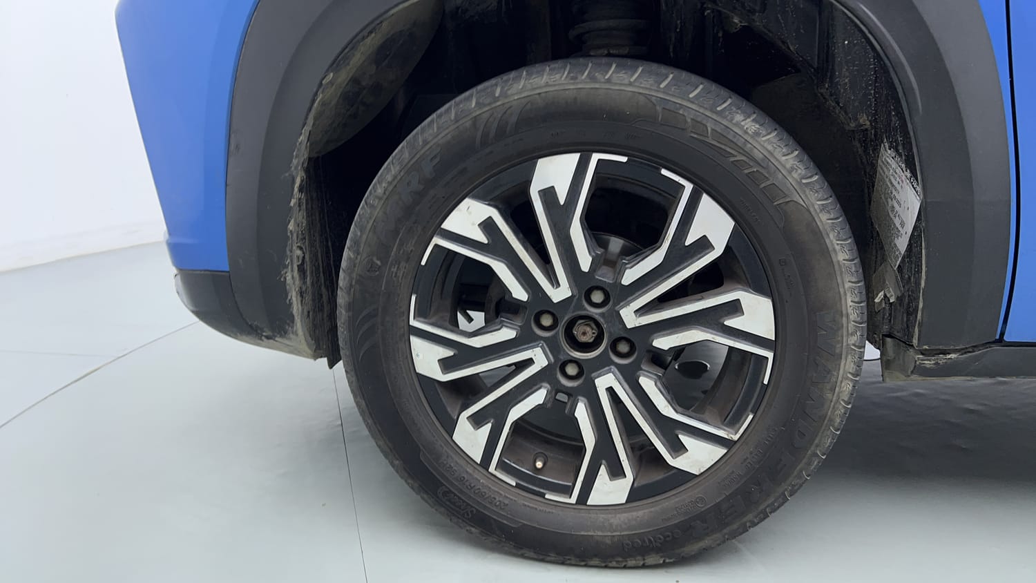 Used 2022 Renault Kiger RXZ Turbo CVT Dual Tone Petrol Automatic tyres LEFT FRONT TYRE RIM VIEW