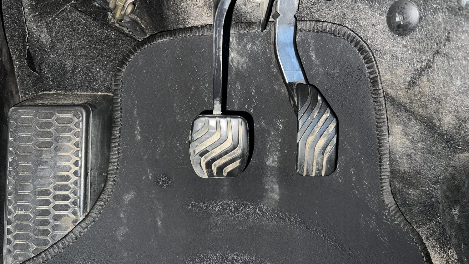 Used 2022 Renault Kiger RXZ Turbo CVT Dual Tone Petrol Automatic interior PEDALS VIEW