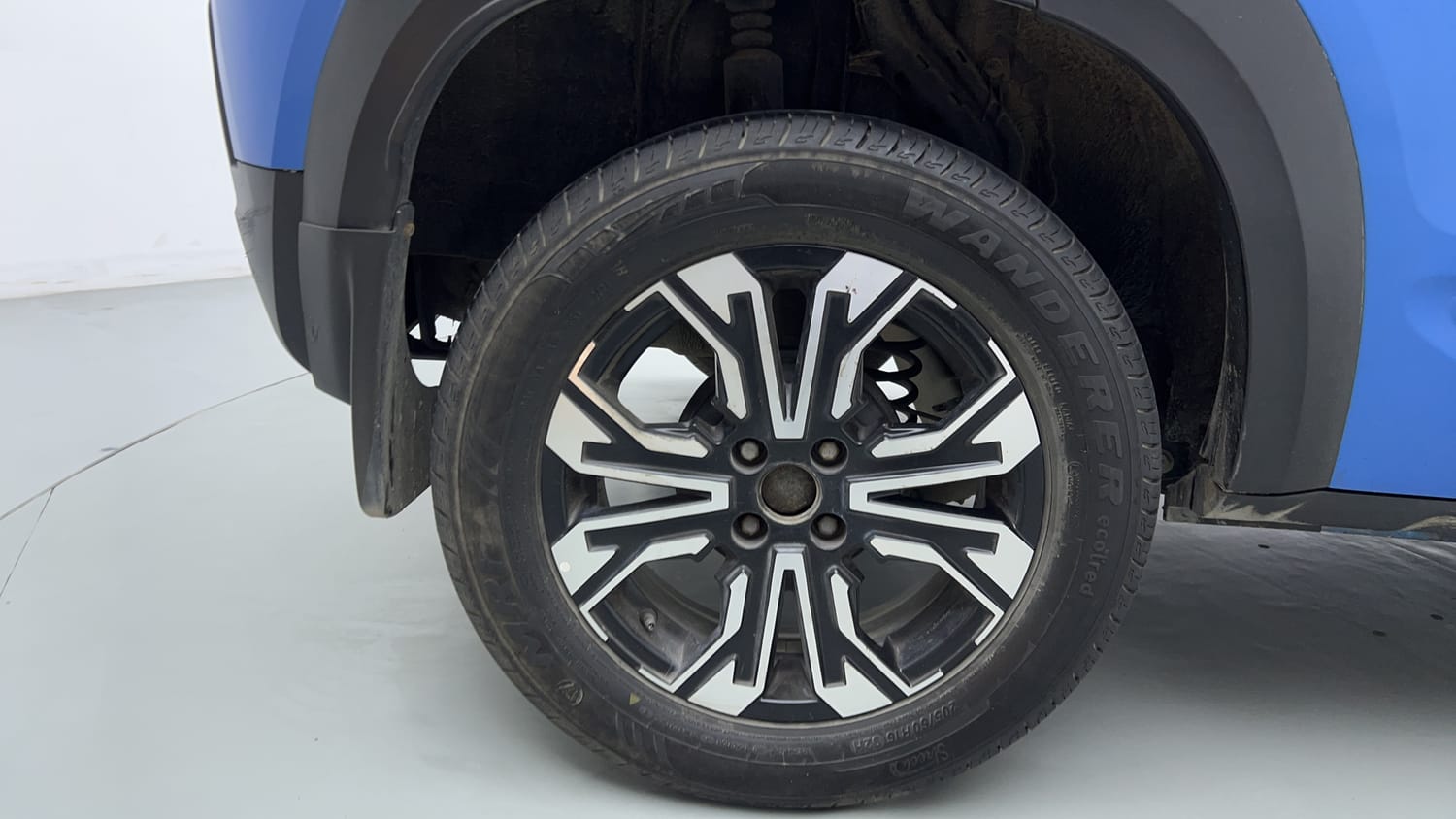 Used 2022 Renault Kiger RXZ Turbo CVT Dual Tone Petrol Automatic tyres RIGHT REAR TYRE RIM VIEW