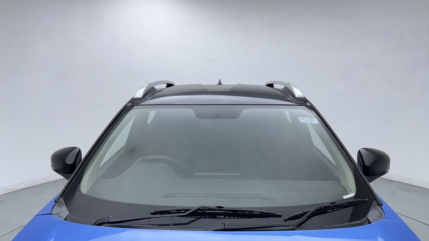 Used 2022 Renault Kiger RXZ Turbo CVT Dual Tone Petrol Automatic exterior FRONT WINDSHIELD VIEW