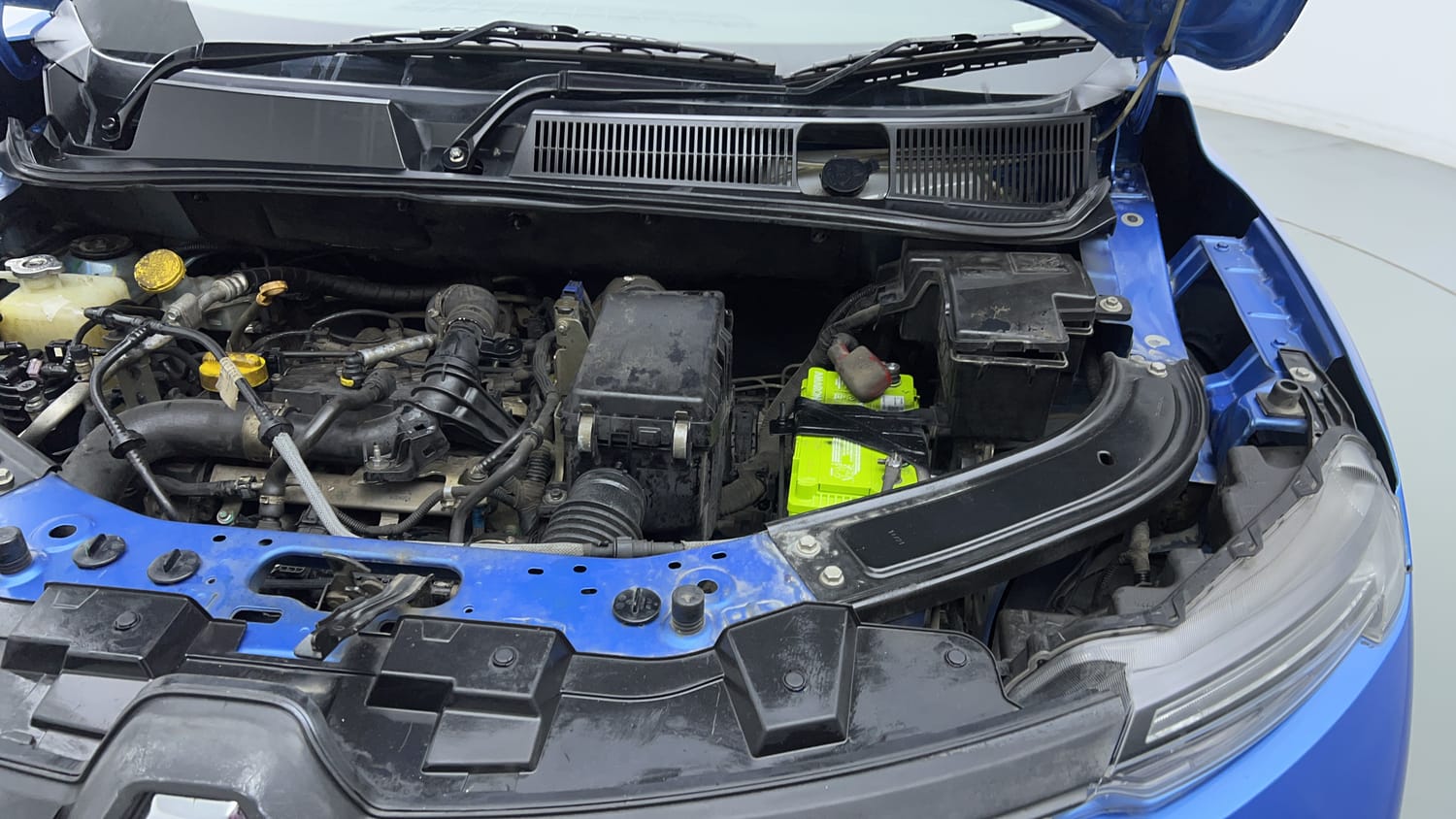 Used 2022 Renault Kiger RXZ Turbo CVT Dual Tone Petrol Automatic engine ENGINE LEFT SIDE VIEW