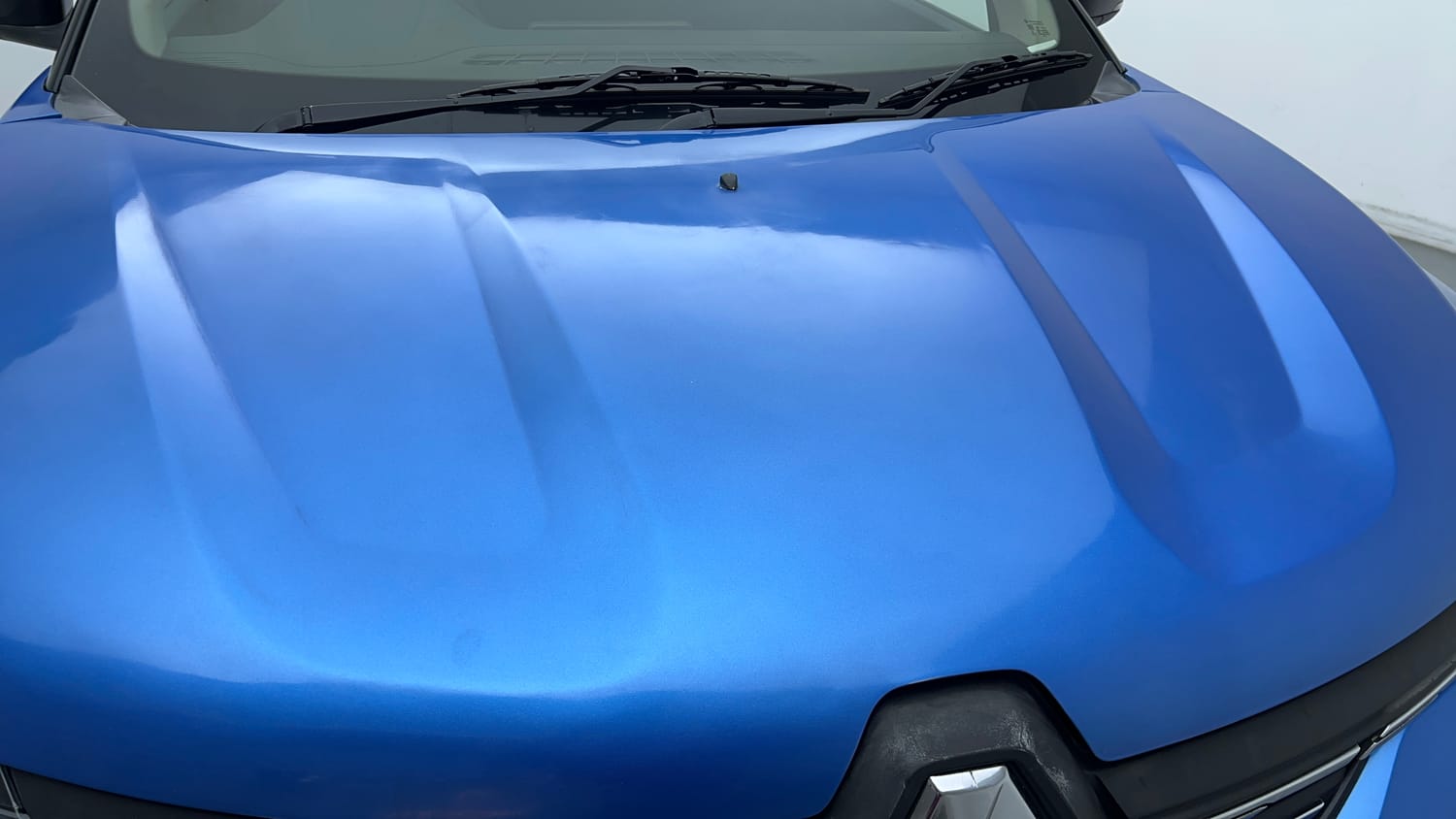 Used 2022 Renault Kiger RXZ Turbo CVT Dual Tone Petrol Automatic dents MINOR DENT