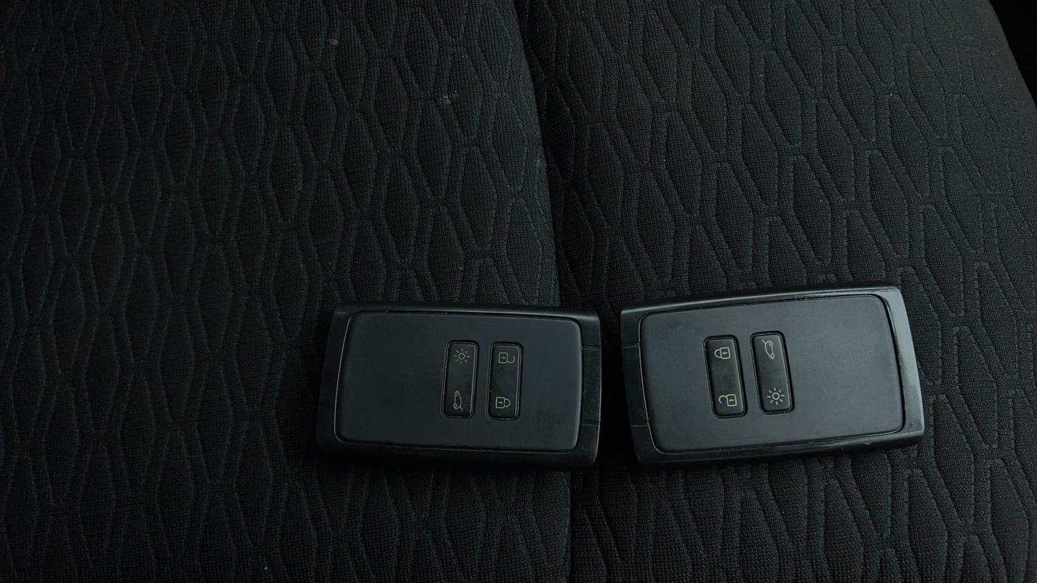 Used 2022 Renault Kiger RXZ Turbo CVT Dual Tone Petrol Automatic extra CAR KEY VIEW