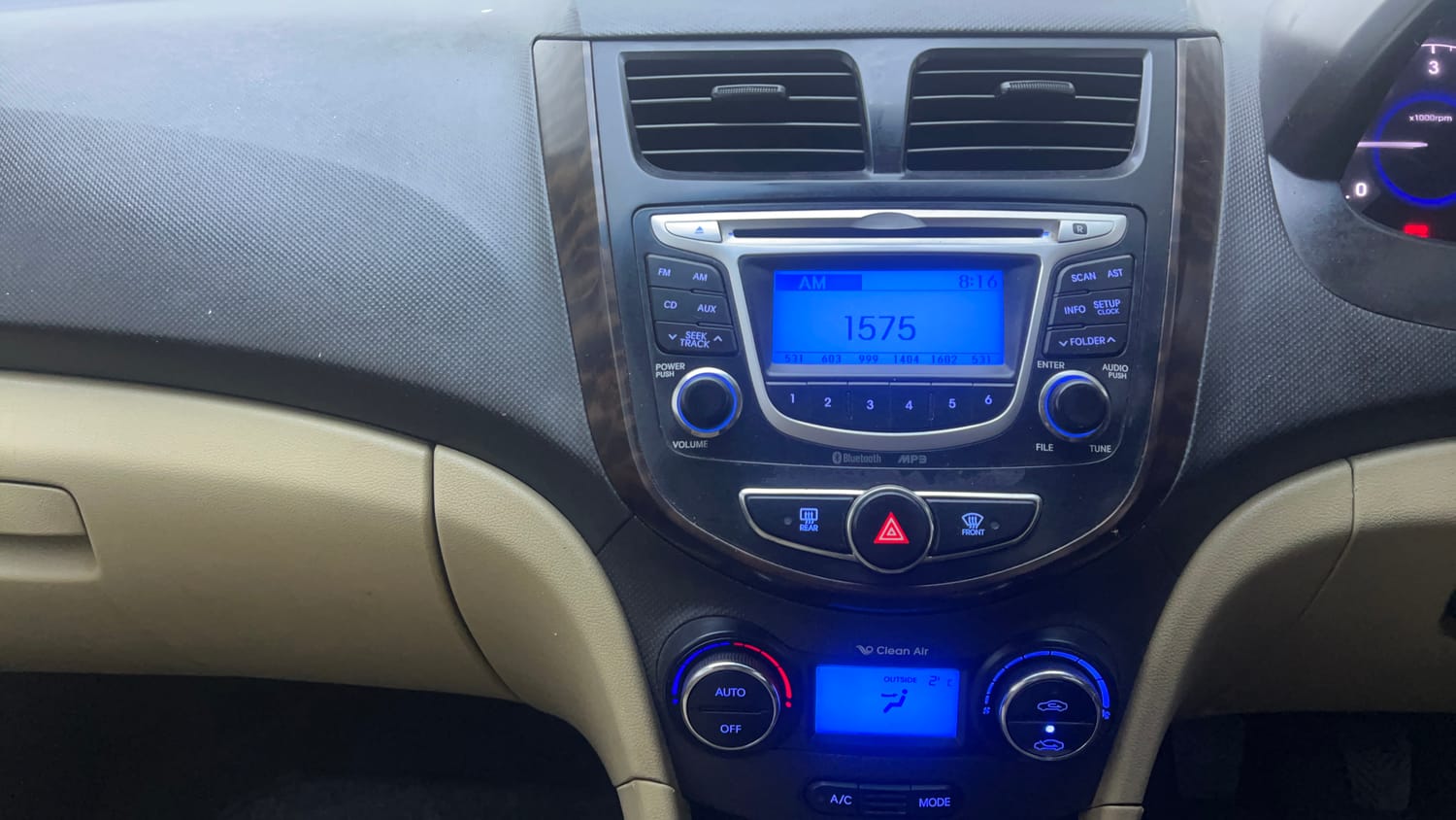 Used 2013 Hyundai Verna Fluidic 1.6 CRDi SX Diesel Manual interior MUSIC SYSTEM & AC CONTROL VIEW