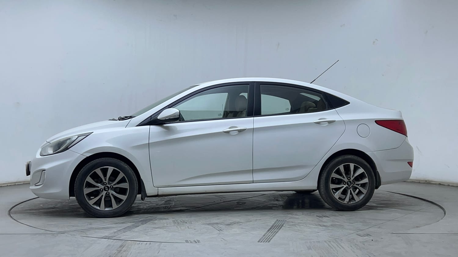 Used 2013 Hyundai Verna Fluidic 1.6 CRDi SX Diesel Manual exterior LEFT SIDE VIEW