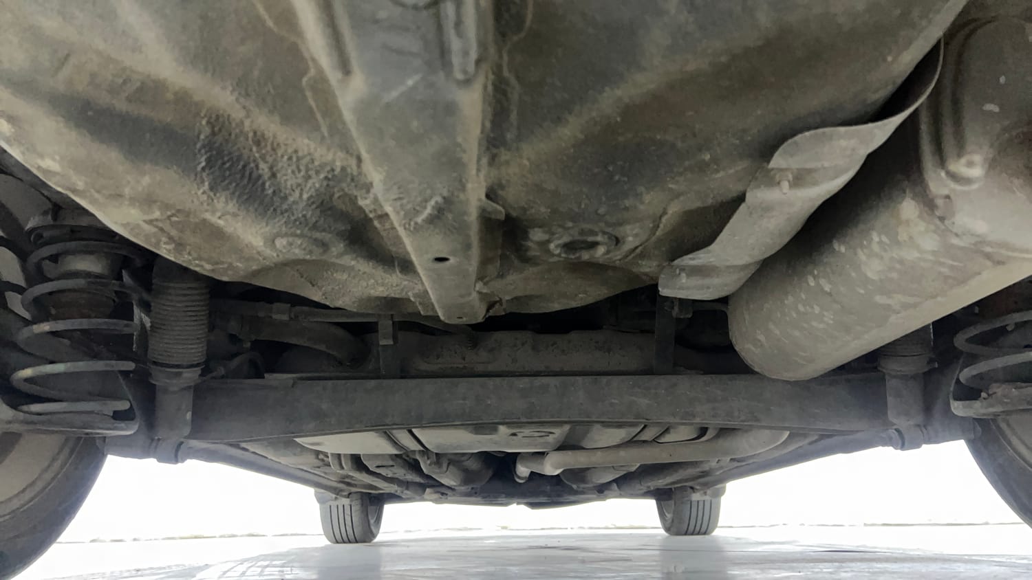 Used 2013 Hyundai Verna Fluidic 1.6 CRDi SX Diesel Manual extra REAR UNDERBODY VIEW (TAKEN FROM REAR)