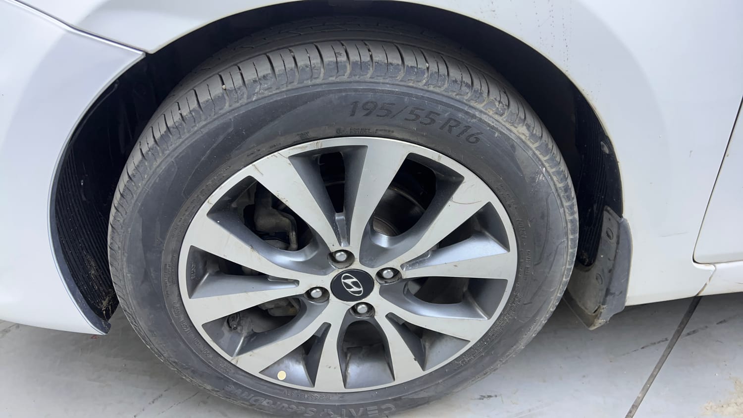Used 2013 Hyundai Verna Fluidic 1.6 CRDi SX Diesel Manual tyres LEFT FRONT TYRE RIM VIEW