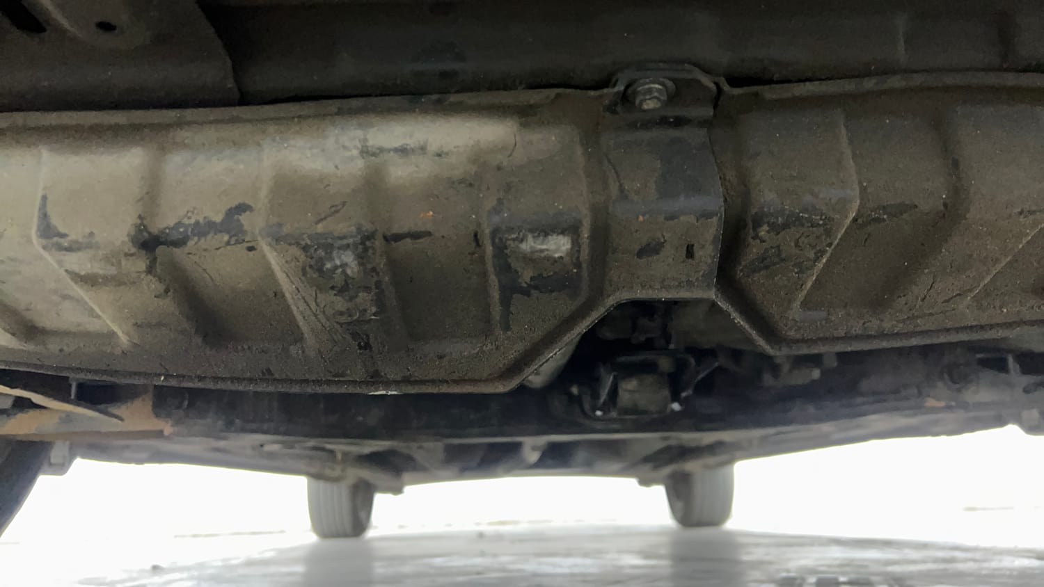 Used 2013 Hyundai Verna Fluidic 1.6 CRDi SX Diesel Manual extra FRONT LEFT UNDERBODY VIEW