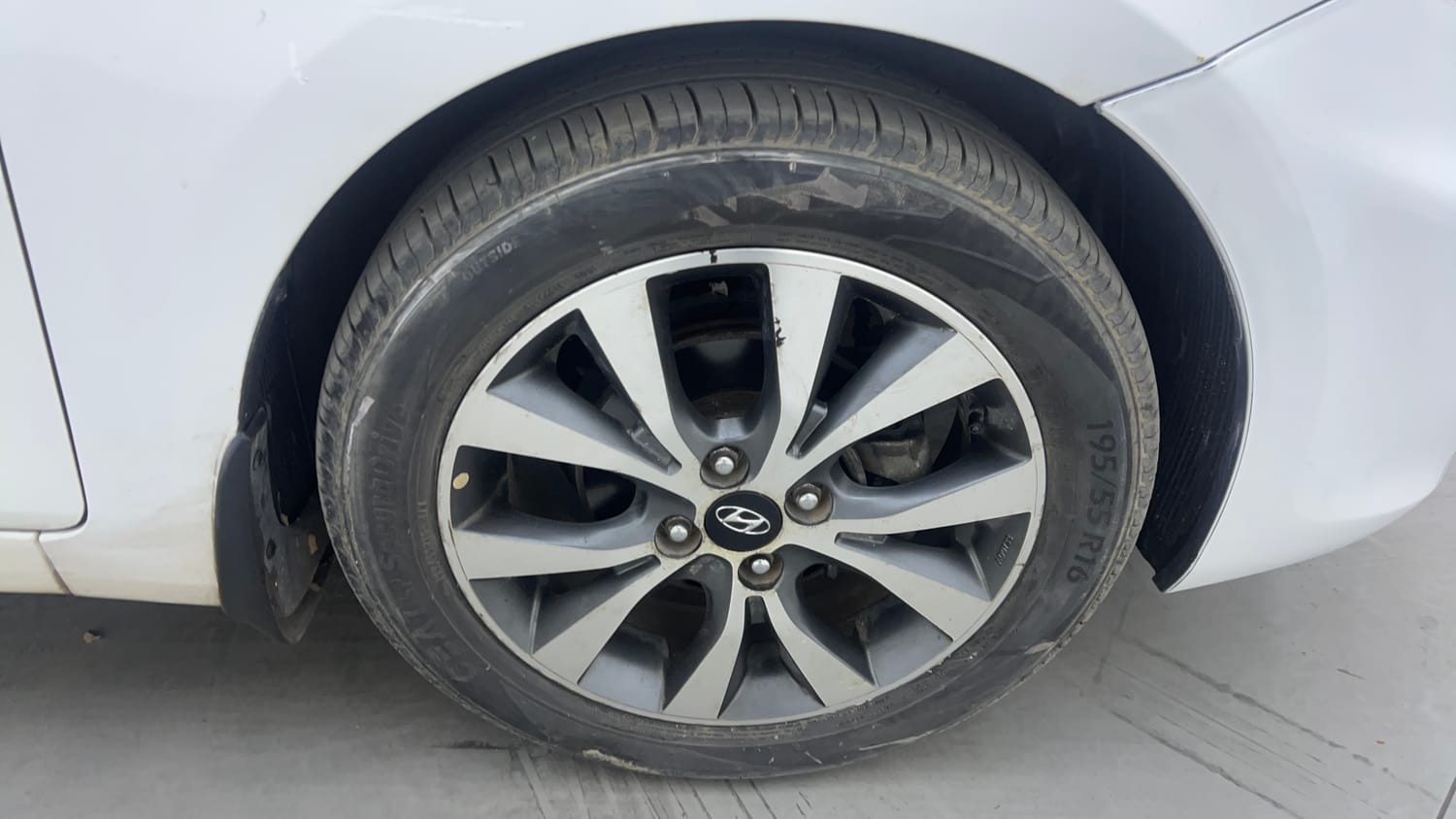 Used 2013 Hyundai Verna Fluidic 1.6 CRDi SX Diesel Manual tyres RIGHT FRONT TYRE RIM VIEW