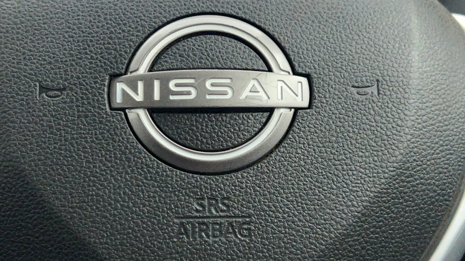 Used 2021 Nissan Magnite XV Premium Turbo (O) CVT Petrol Automatic top_features Airbags
