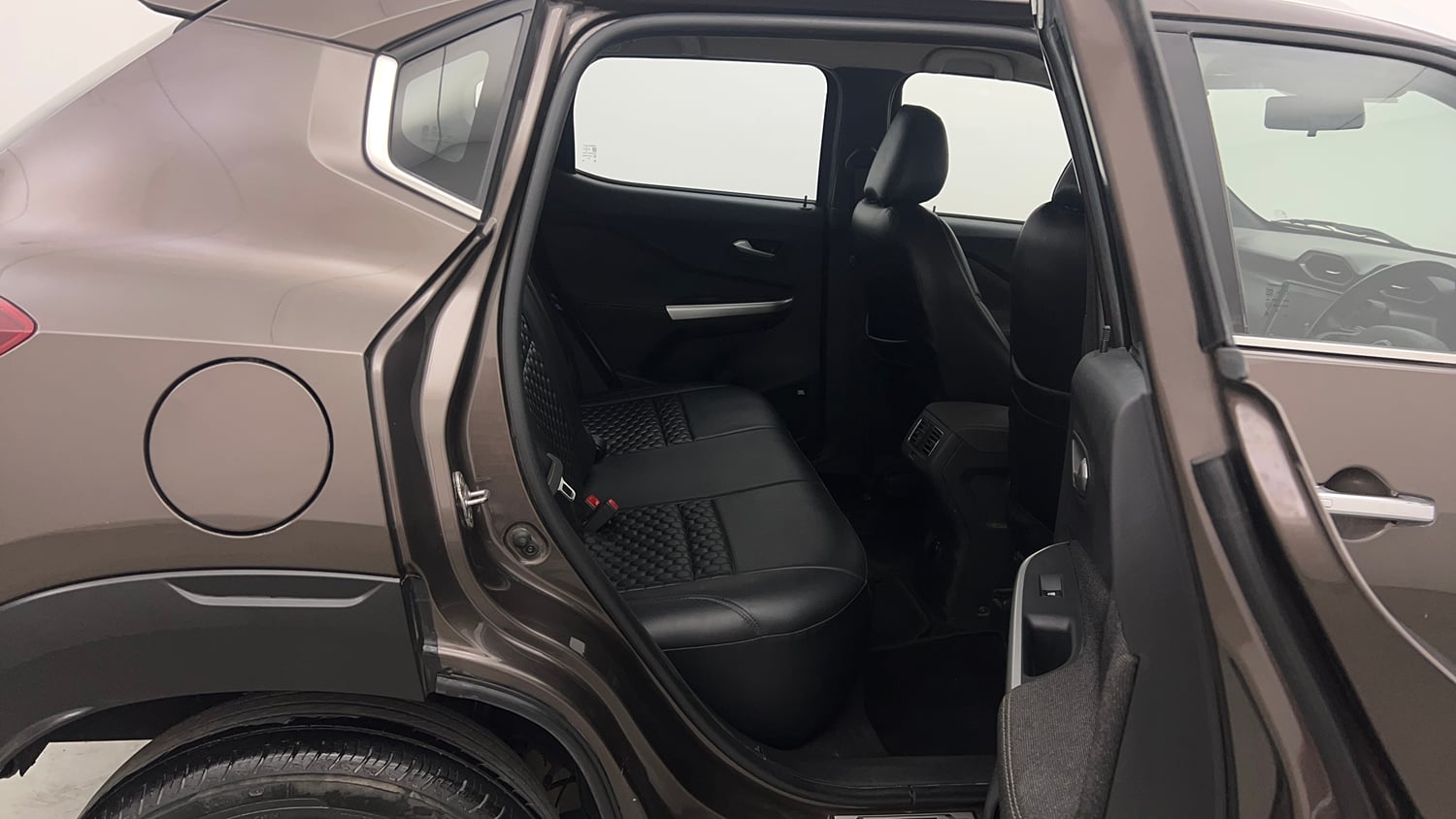 Used 2021 Nissan Magnite XV Premium Turbo (O) CVT Petrol Automatic interior RIGHT SIDE REAR DOOR CABIN VIEW