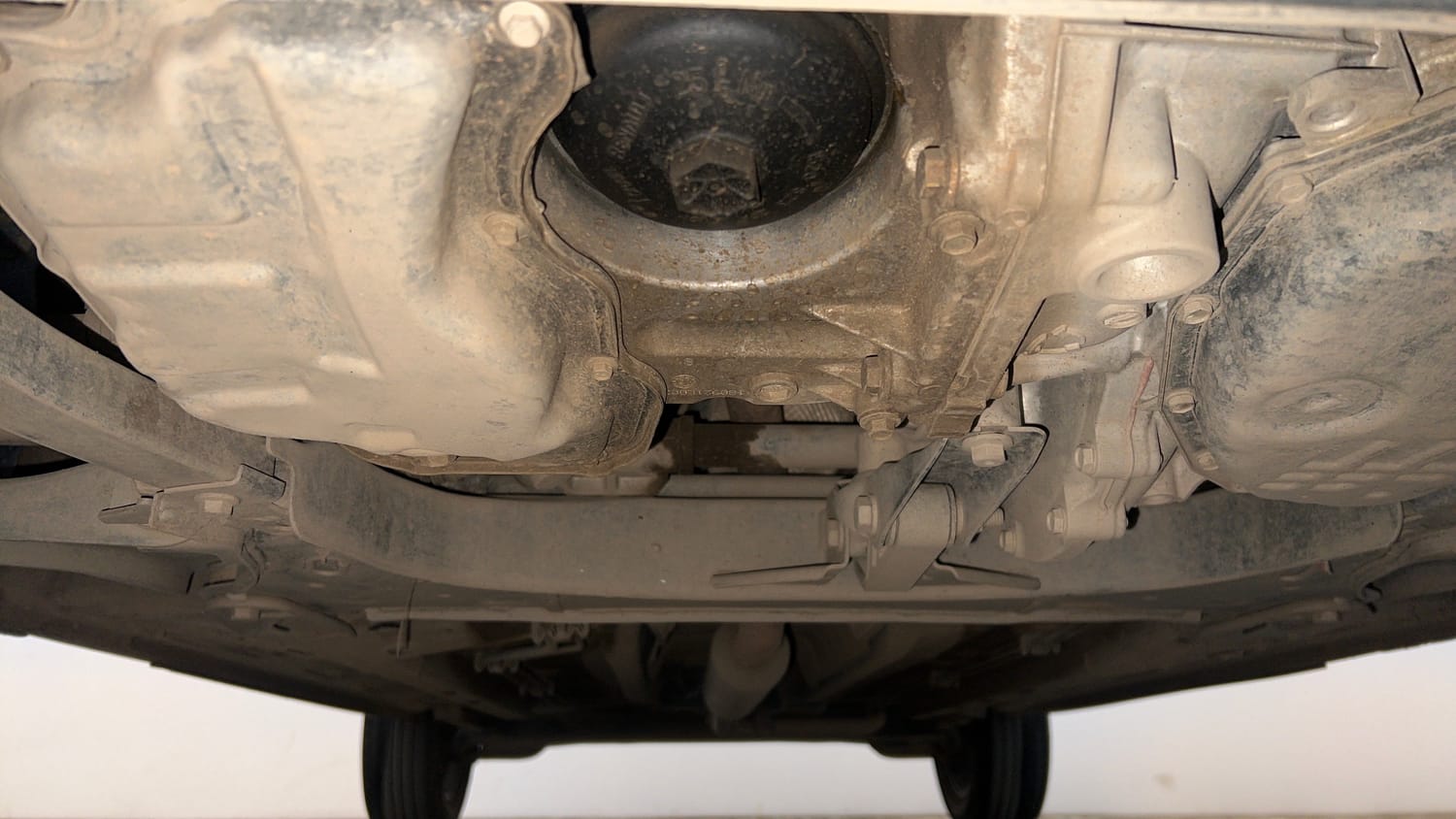 Used 2021 Nissan Magnite XV Premium Turbo (O) CVT Petrol Automatic extra FRONT LEFT UNDERBODY VIEW