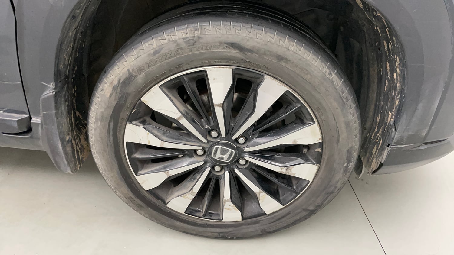 Used 2024 Honda Elevate ZX MT Petrol Manual tyres RIGHT FRONT TYRE RIM VIEW