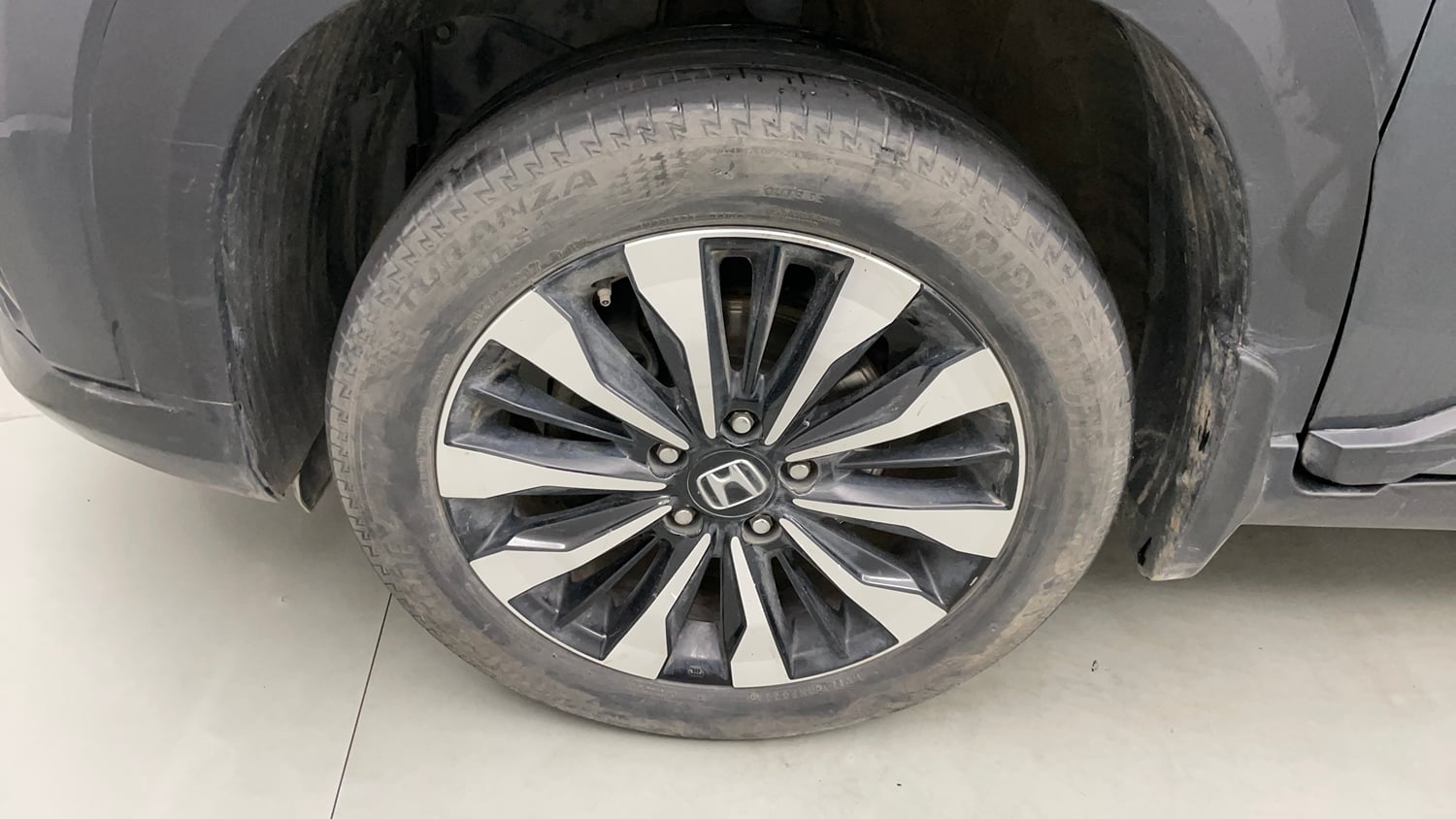 Used 2024 Honda Elevate ZX MT Petrol Manual tyres LEFT FRONT TYRE RIM VIEW