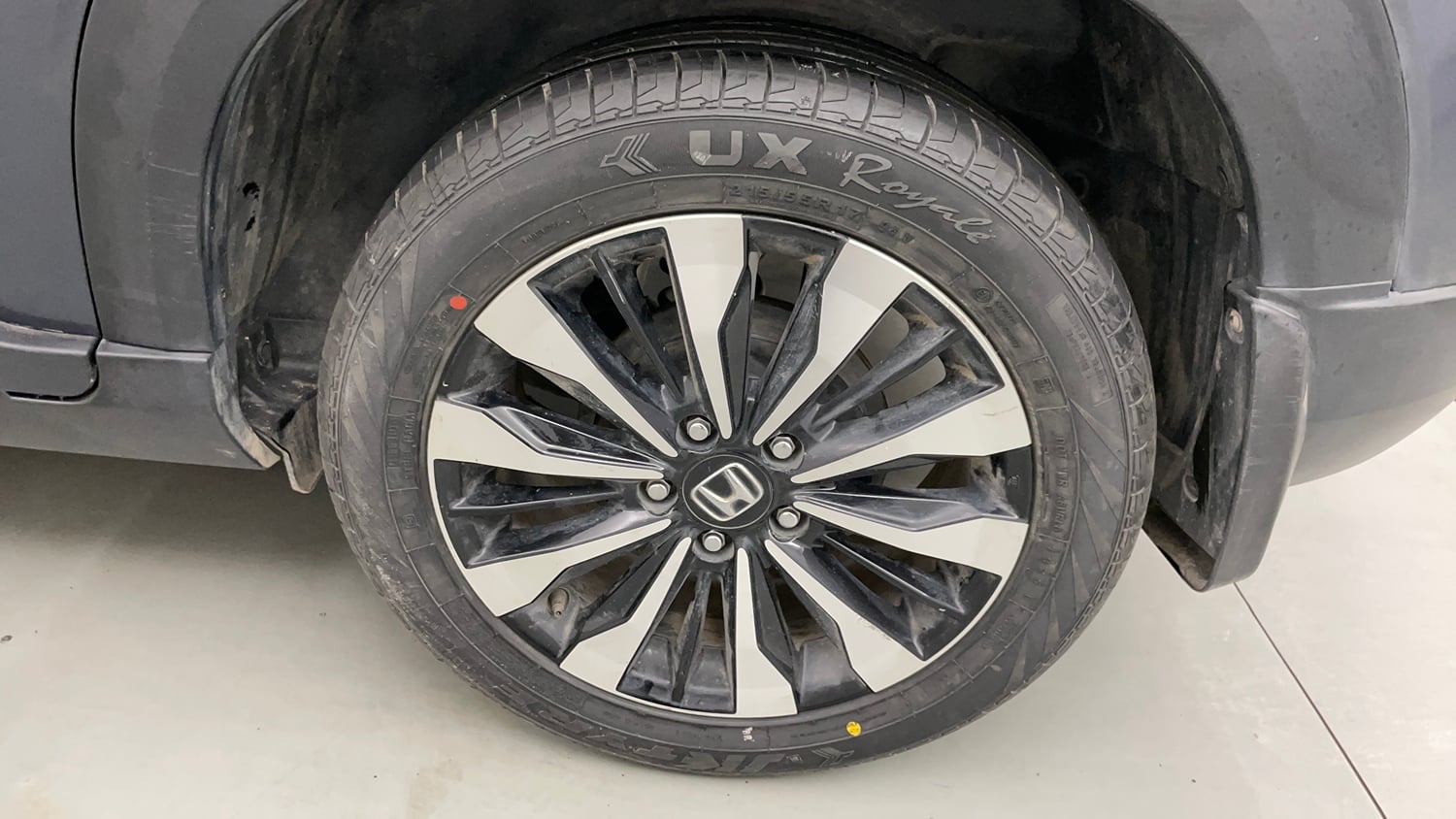 Used 2024 Honda Elevate ZX MT Petrol Manual tyres LEFT REAR TYRE RIM VIEW