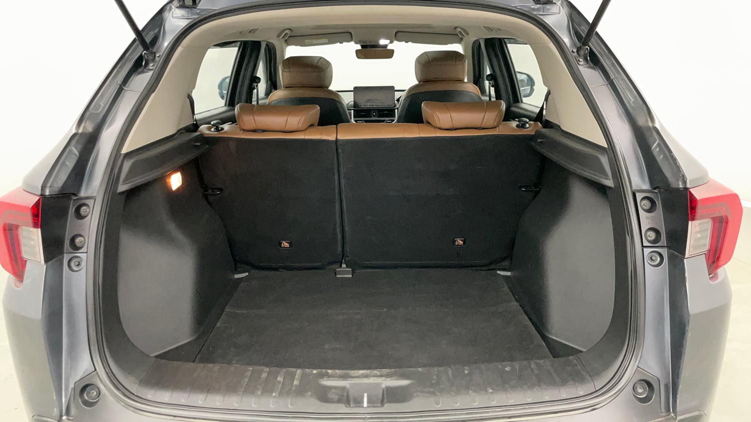 Used 2024 Honda Elevate ZX MT Petrol Manual interior DICKY INSIDE VIEW