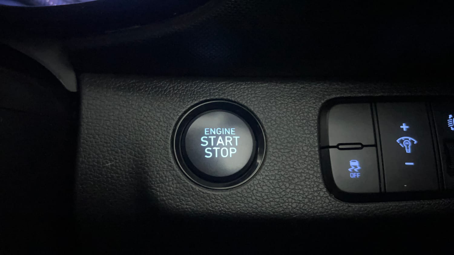 Used 2019 Hyundai Venue SX Plus 1.0 Turbo DCT Petrol Automatic top_features Keyless start