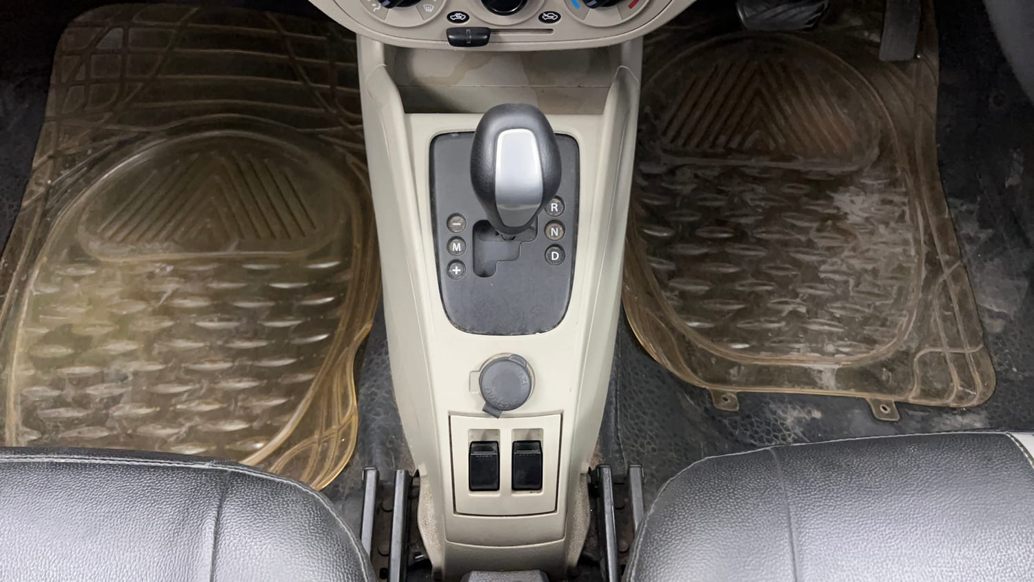 Used 2017 Maruti Suzuki Alto K10 [2014-2019] VXI AMT (O) Petrol Automatic interior GEAR  KNOB VIEW