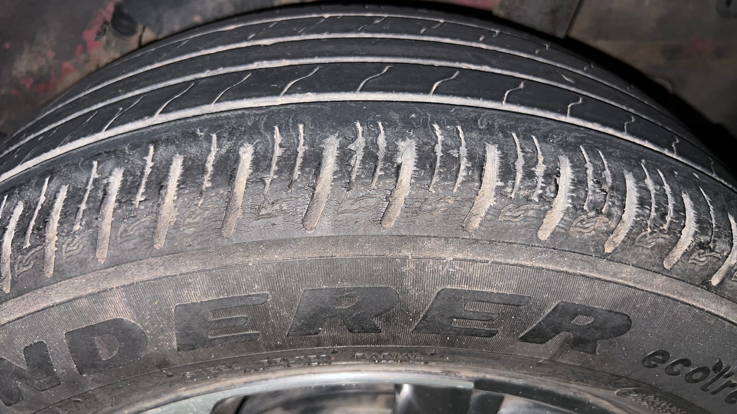 Used 2019 Hyundai Venue SX Plus 1.0 Turbo DCT Petrol Automatic tyres LEFT REAR TYRE TREAD VIEW