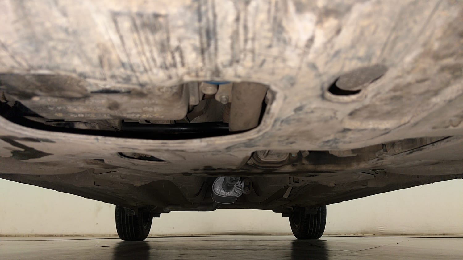 Used 2019 Hyundai Venue SX Plus 1.0 Turbo DCT Petrol Automatic extra FRONT LEFT UNDERBODY VIEW