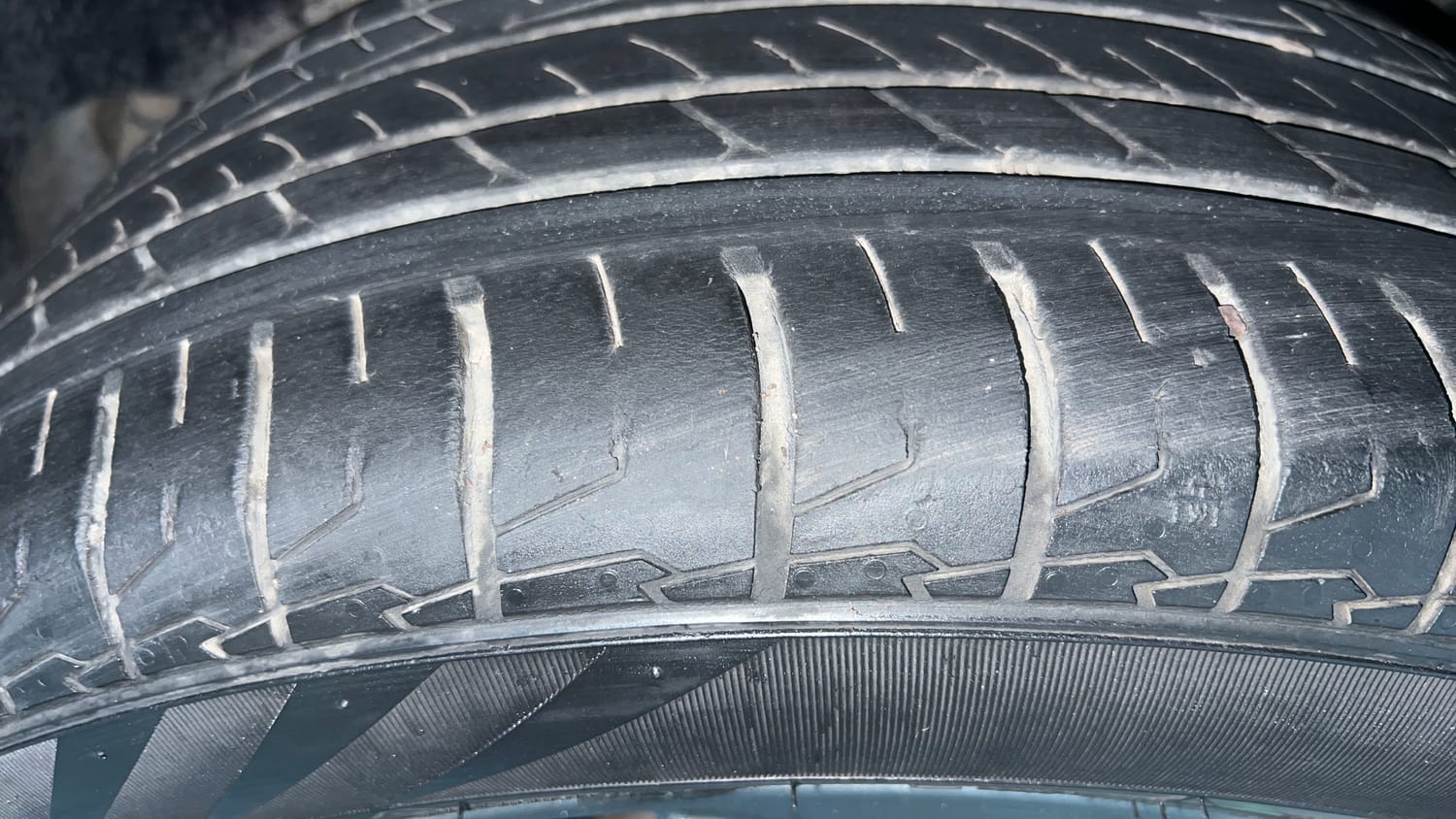 Used 2021 Hyundai Creta SX (O) 1.4 Turbo 7 DCT Petrol Automatic tyres LEFT REAR TYRE TREAD VIEW