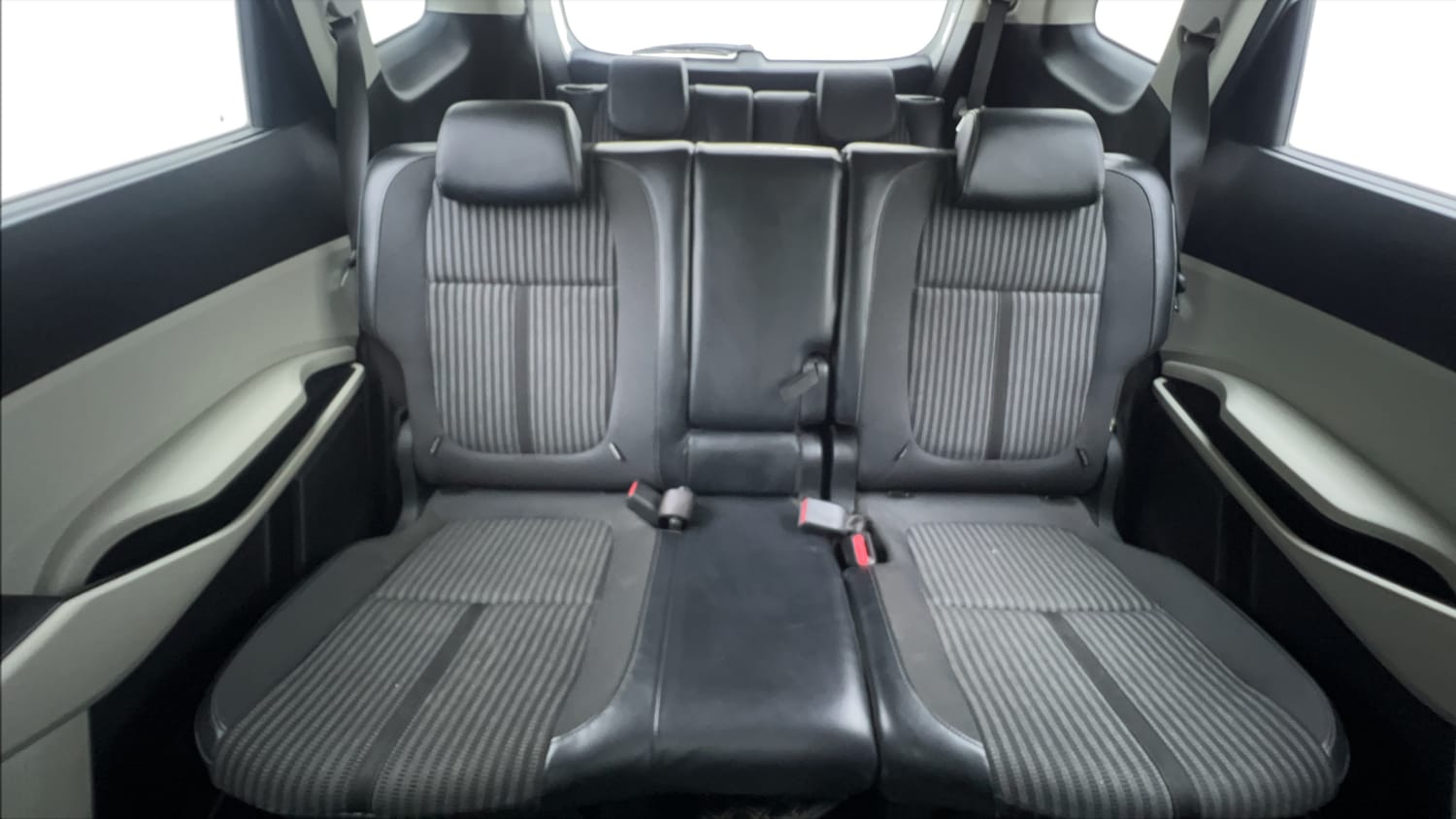 Used 2022 Kia Carens Prestige Plus 1.4 Petrol MT 7 STR Petrol Manual interior REAR SEAT CONDITION VIEW