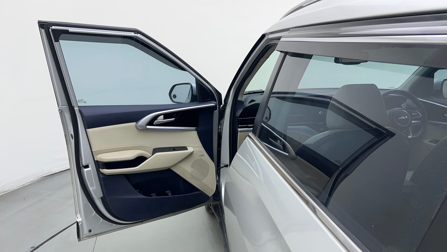 Used 2022 Kia Carens Luxury Plus 1.5 Diesel 6 STR Diesel Manual interior LEFT FRONT DOOR OPEN VIEW