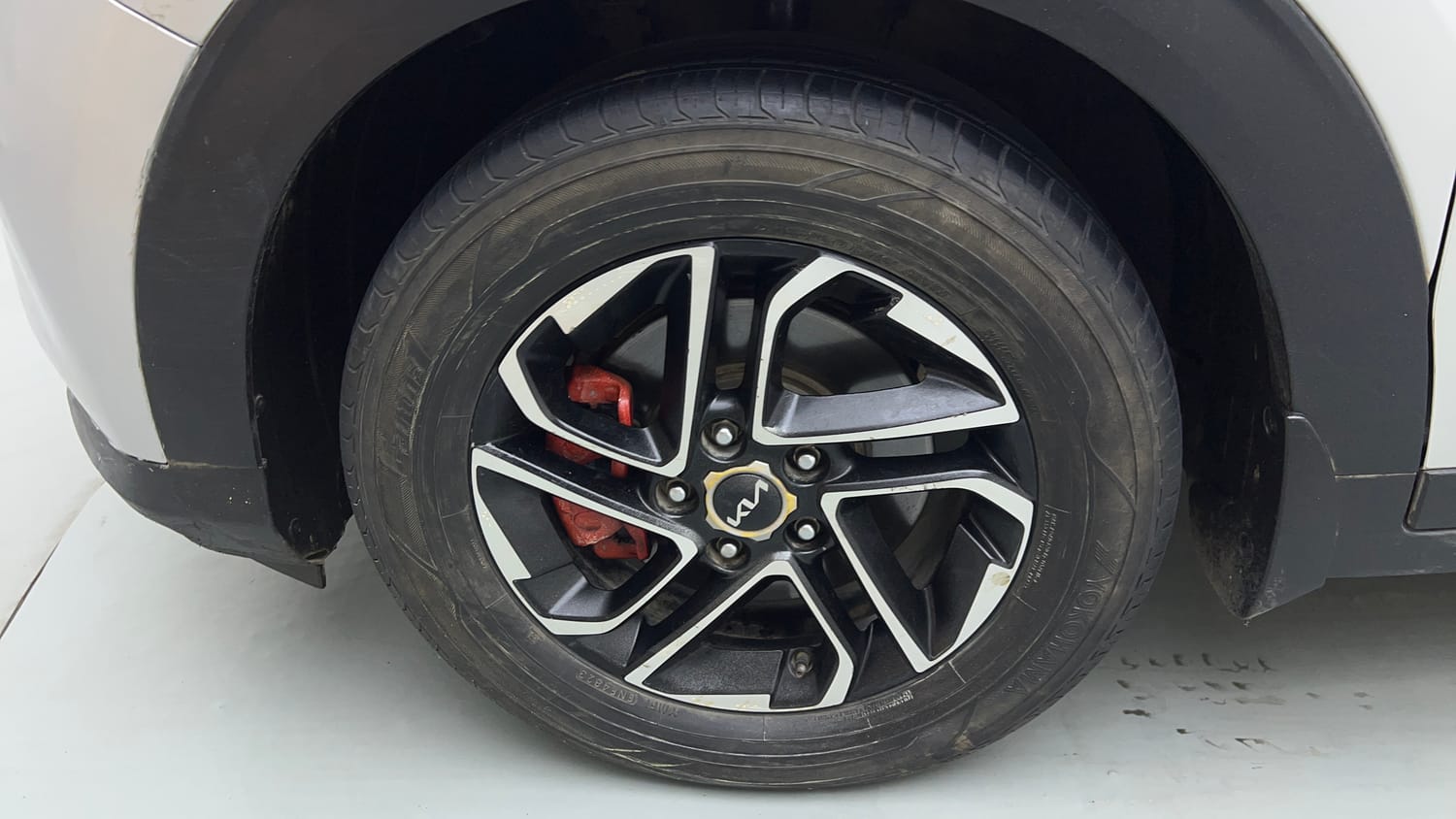 Used 2022 Kia Carens Luxury Plus 1.5 Diesel 6 STR Diesel Manual tyres LEFT FRONT TYRE RIM VIEW